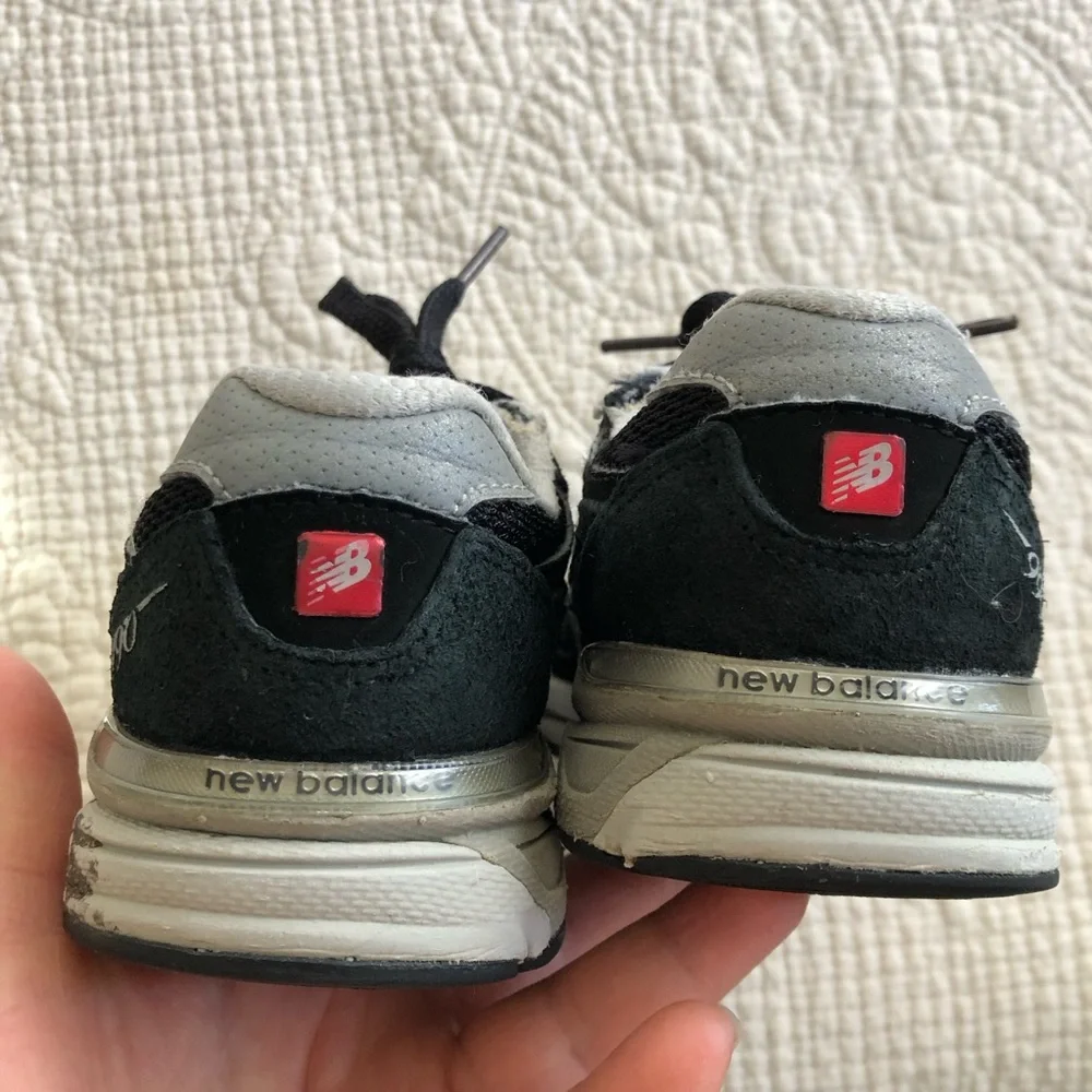 NEW BALANCE 990v3 Kids' Black Athletic Sneakers Size 11